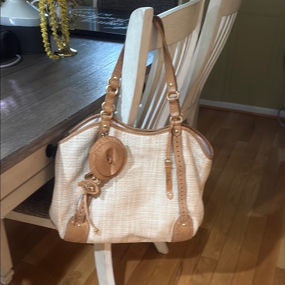 Elegant Tan and Cream Women's Handbag